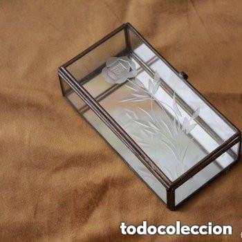 Antig&uuml;edades: Antigua cajita de metal y cristal. Forma rectangular. - Foto 2