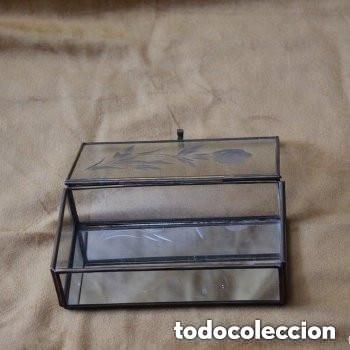 Antig&uuml;edades: Antigua cajita de metal y cristal. Forma rectangular. - Foto 3