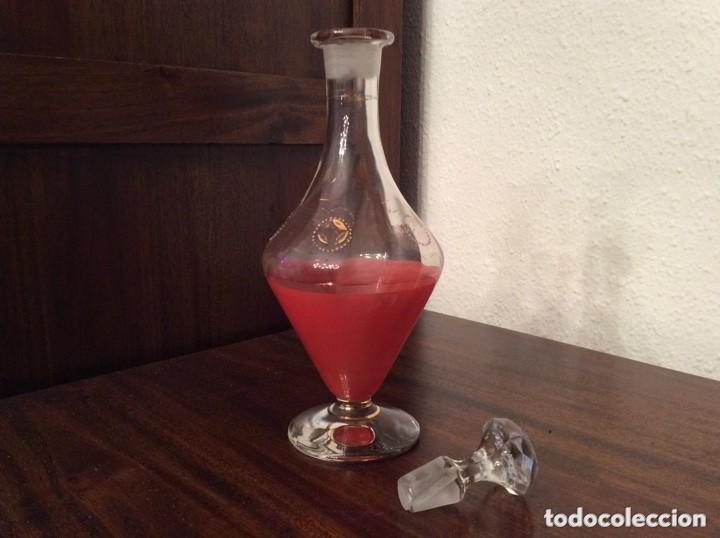 Antig&uuml;edades: Antigua botella cristal - Foto 3