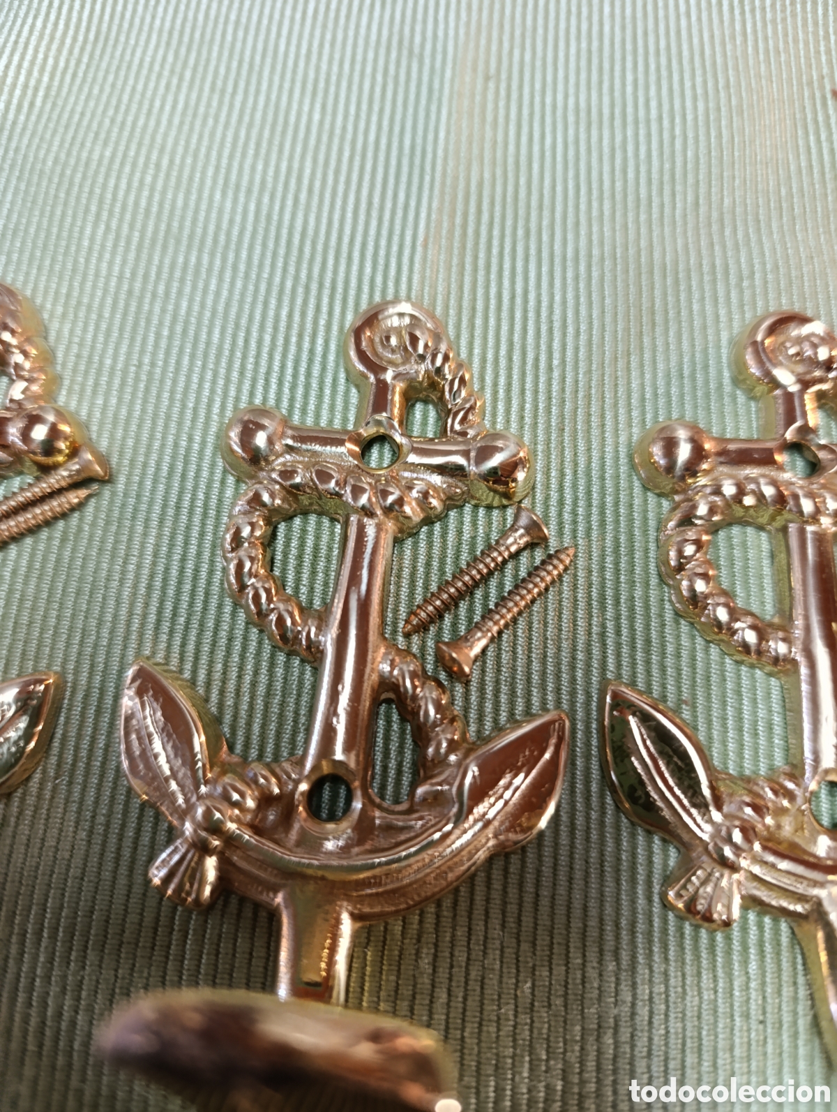 Antig&uuml;edades: Lote de 4 perchas estilo ancla. - Foto 2