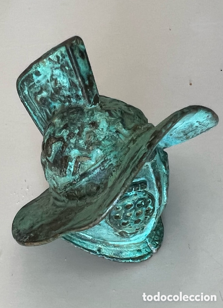 Antig&uuml;edades: Casco de bronce de gladiador de Pompeya - Foto 1