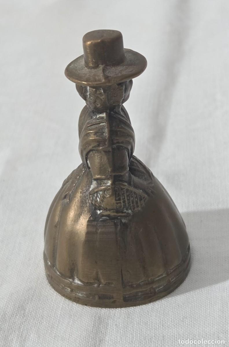 Antig&uuml;edades: Campana de bronce en forma de mujer - Foto 5