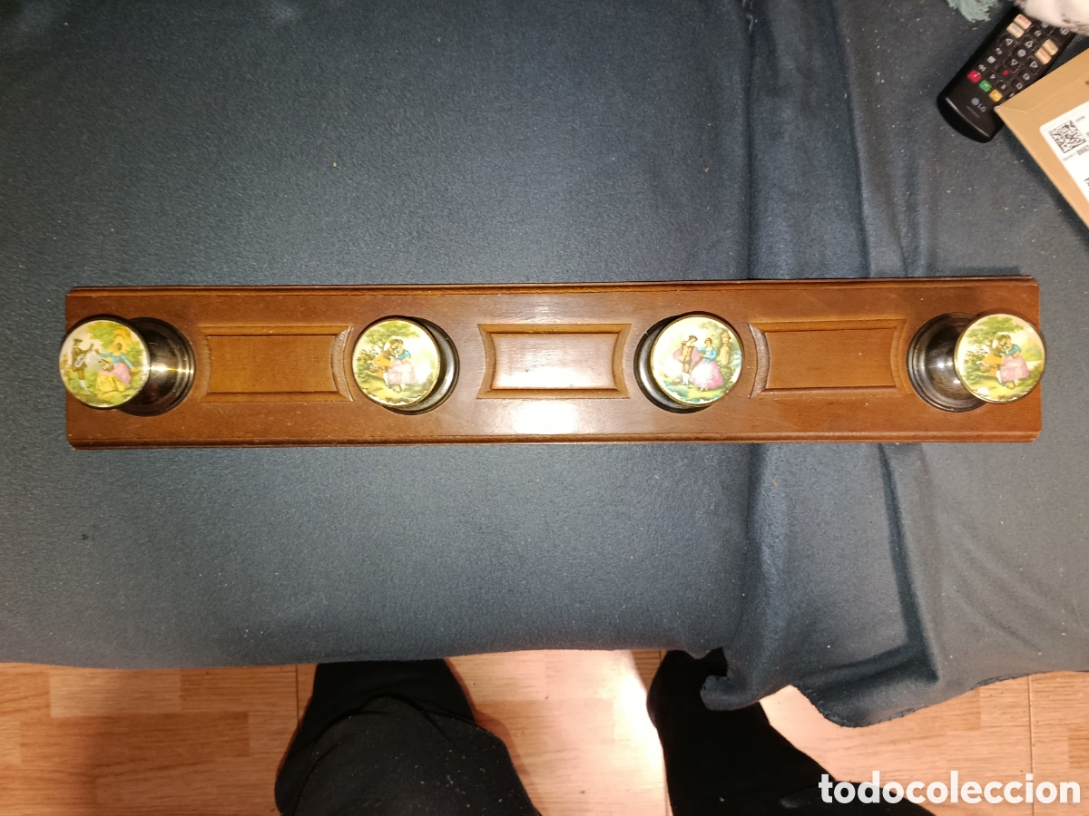 Antig&uuml;edades: Colgador cer&aacute;mica Limoges estilo Fragonard