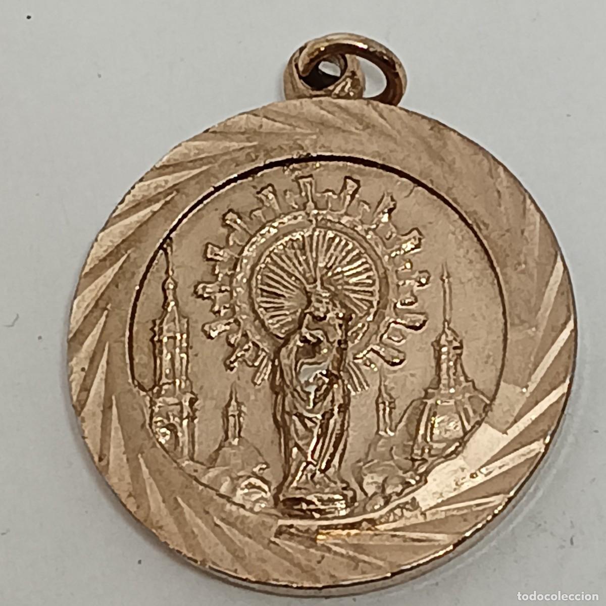 Antig&uuml;edades: MEDALLA VIRGEN DEL PILAR DORADA - Foto 1