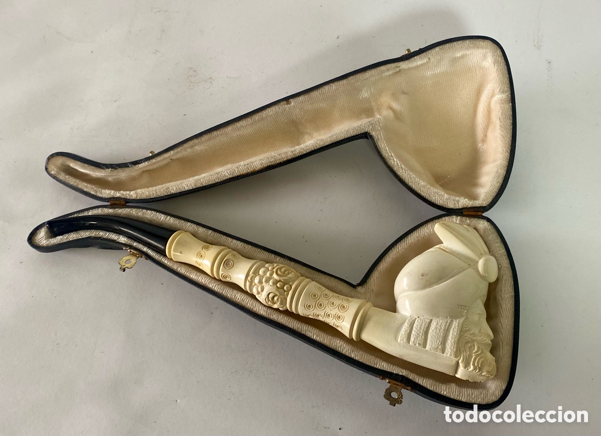 Antig&uuml;edades: Pipa de espuma de mar tallada a mano, principios Siglo XX Estuche original.