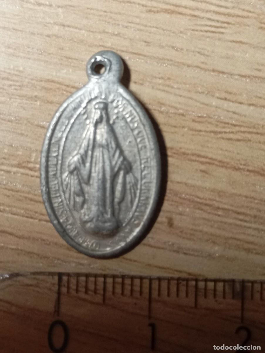 Antig&uuml;edades: Medalla religiosa de la Virgen Maria - Foto 3