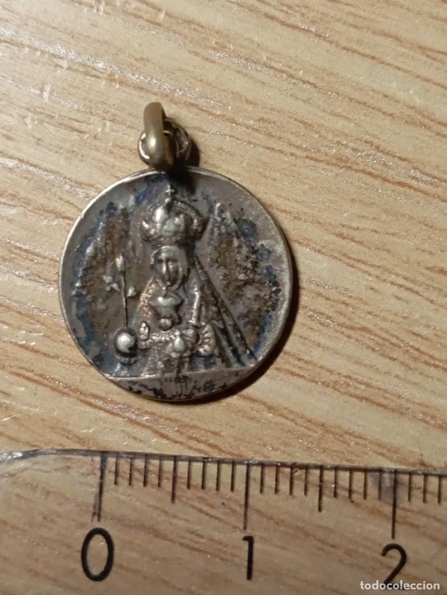 Antig&uuml;edades: Medalla religiosa de la Virgen de Montserrat - Foto 2