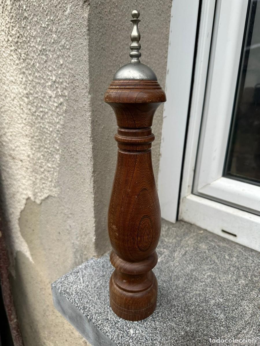 Antig&uuml;edades: Salero o pimentero de madera - Foto 2