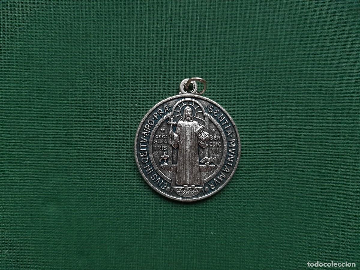 Antig&uuml;edades: Medalla San Benito nueva - Foto 2