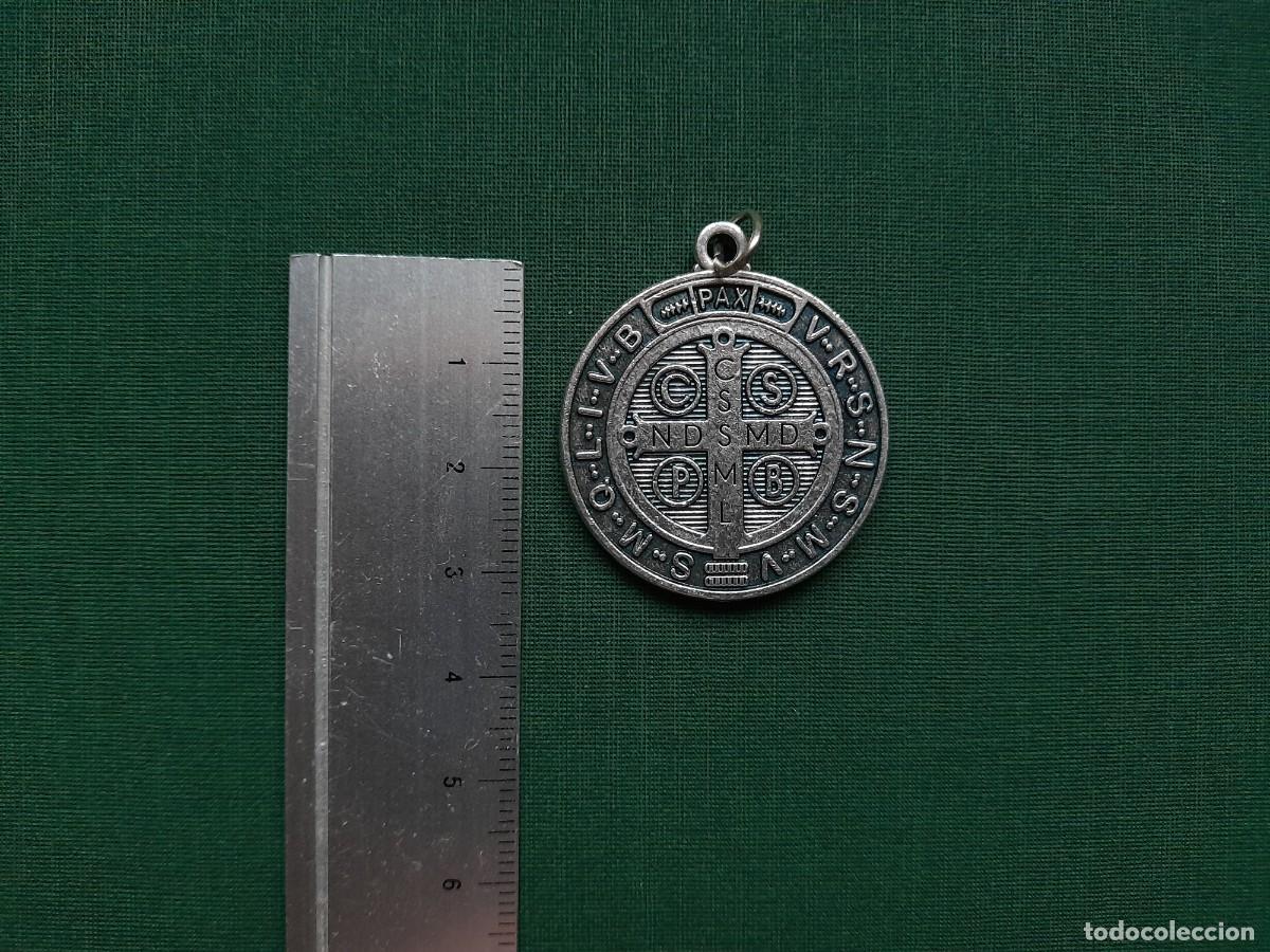 Antig&uuml;edades: Medalla San Benito nueva - Foto 3
