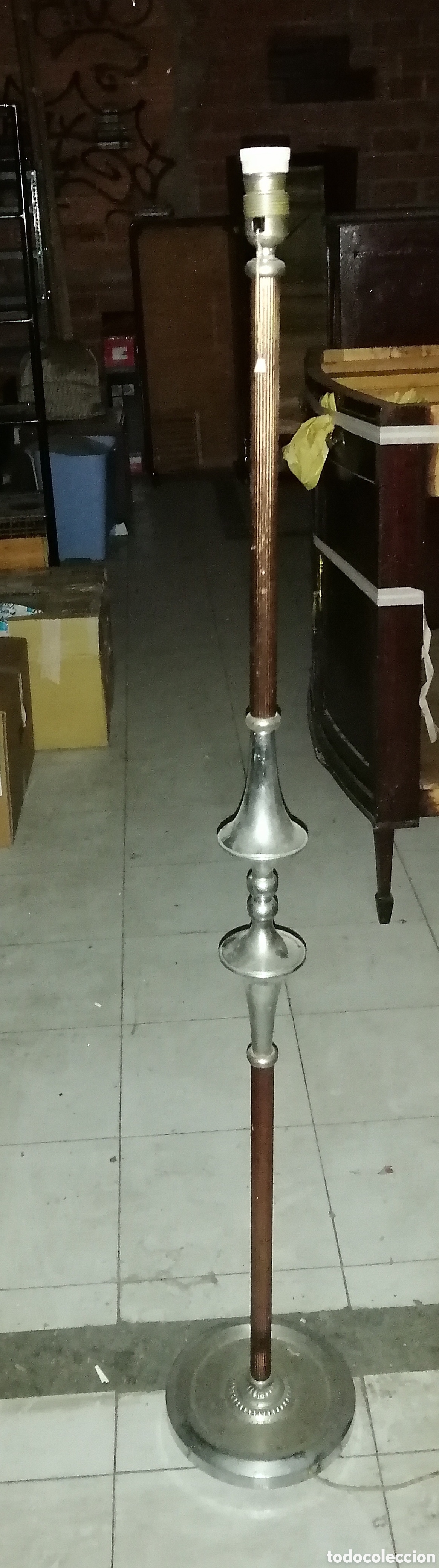 Antig&uuml;edades: Pie de l&aacute;mpara madera metal - Foto 1