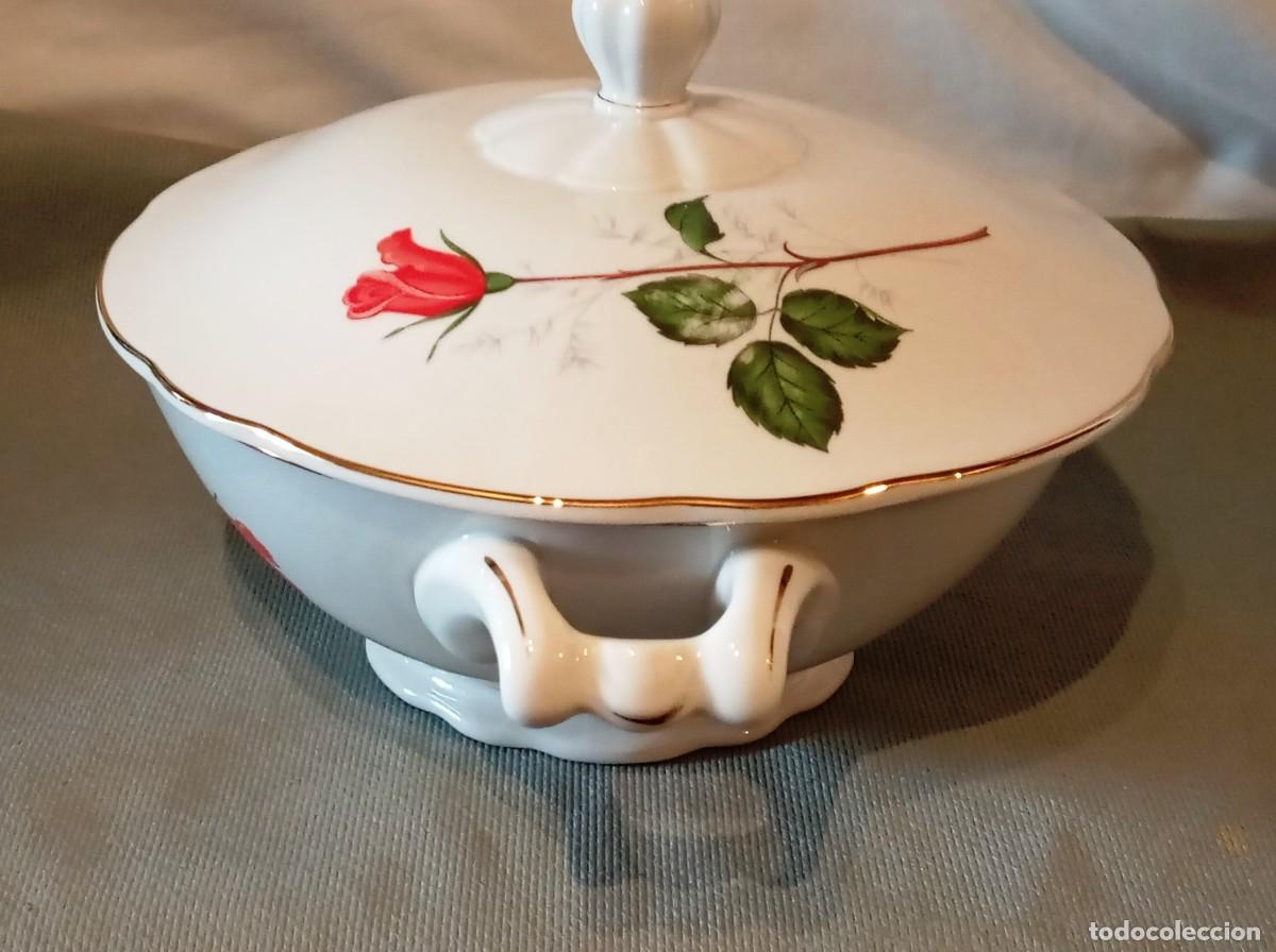Antig&uuml;edades: Sopera de porcelana con rosas. Cislago. - Foto 4