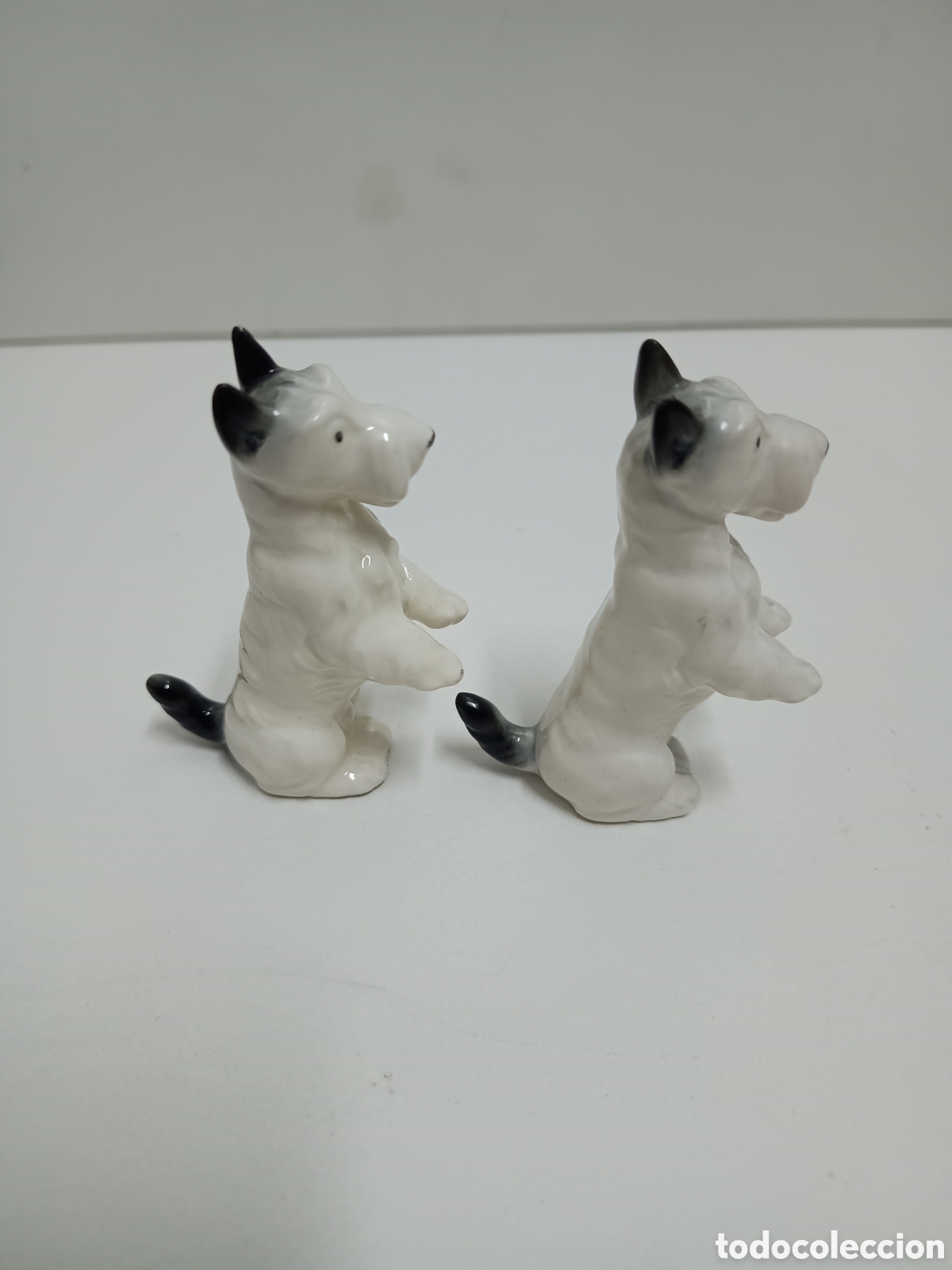 Antig&uuml;edades: 3 PERRITOS TERRIER DE PORCELANA - Foto 2