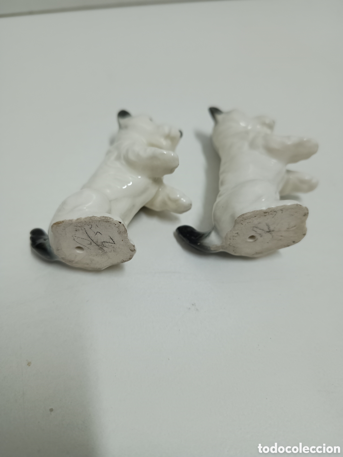 Antig&uuml;edades: 3 PERRITOS TERRIER DE PORCELANA - Foto 6