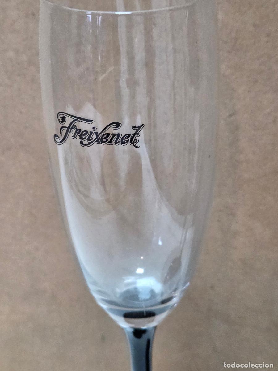 Antig&uuml;edades: 2 copas de cristal Freixenet - Foto 2