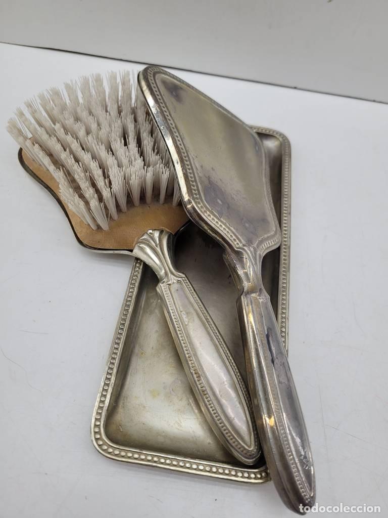 Antig&uuml;edades: JUEGO DE TOCADOR PLATEADO - Foto 2