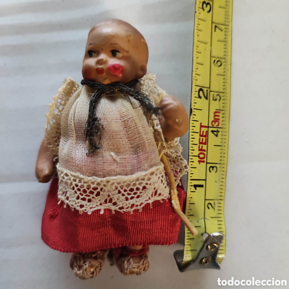 Antig&uuml;edades: Monaguillo en miniatura de terracota - Foto 1