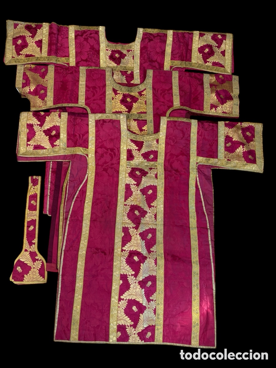 Antig&uuml;edades: Conjunto de 6 dalm&aacute;ticas y casulla - Foto 4