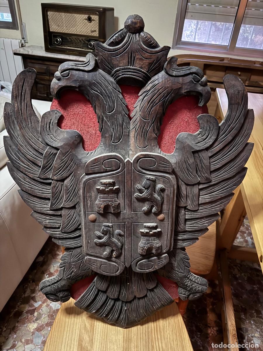 Antig&uuml;edades: Escudo de madera Castilla - Le&oacute;n con &aacute;guila bic&eacute;fala - Foto 1