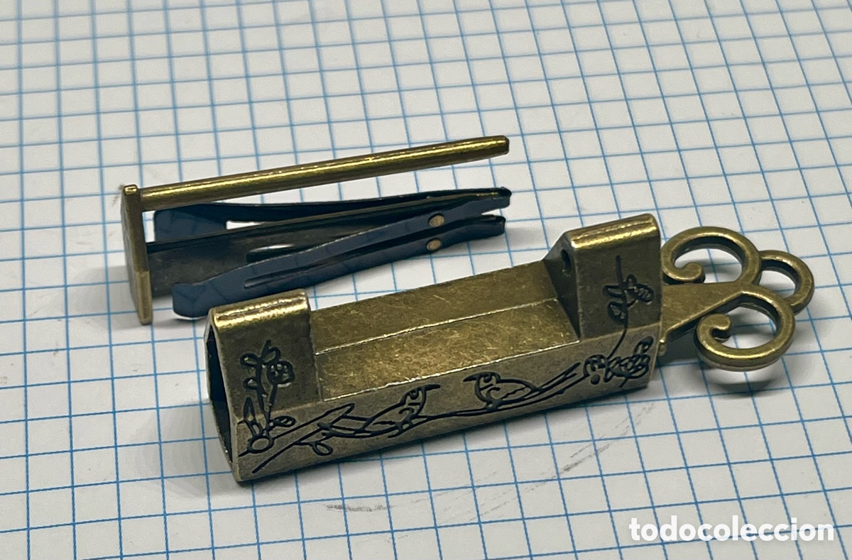 Antig&uuml;edades: CANDADO CHINO DE BRONCE CON LLAVE - Foto 3