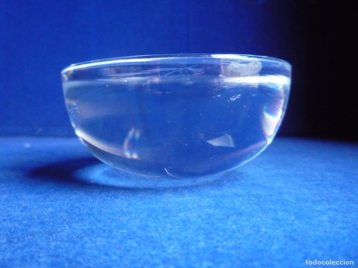 Antig&uuml;edades: PISAPAPEL CRISTAL CON FLOR INTERIOR - Foto 3
