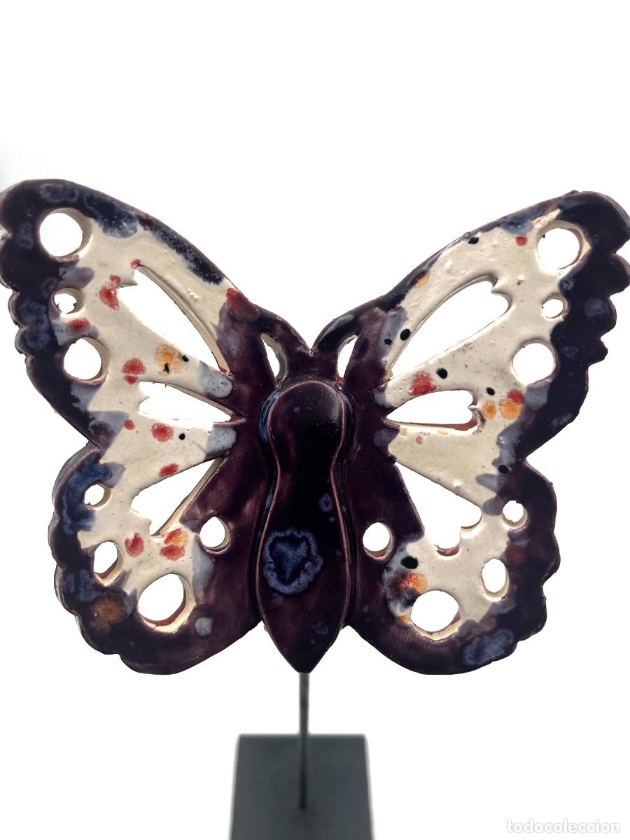 Antig&uuml;edades: Mariposa morada con un toque de marfil - Foto 1