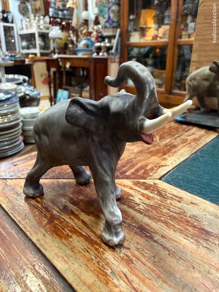 Antiguidades: PRECIOSA FIGURA ELEFANTE DE PORCELANA TREBOL - MEDIDA 9 CM