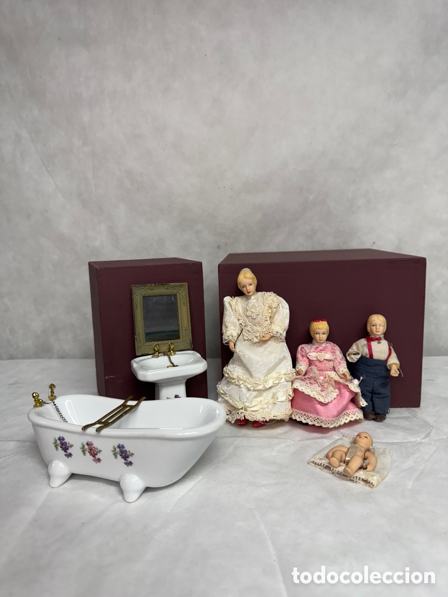 Oggetti Antichi: Familia mu&ntilde;ecos de porcelana con accesorios