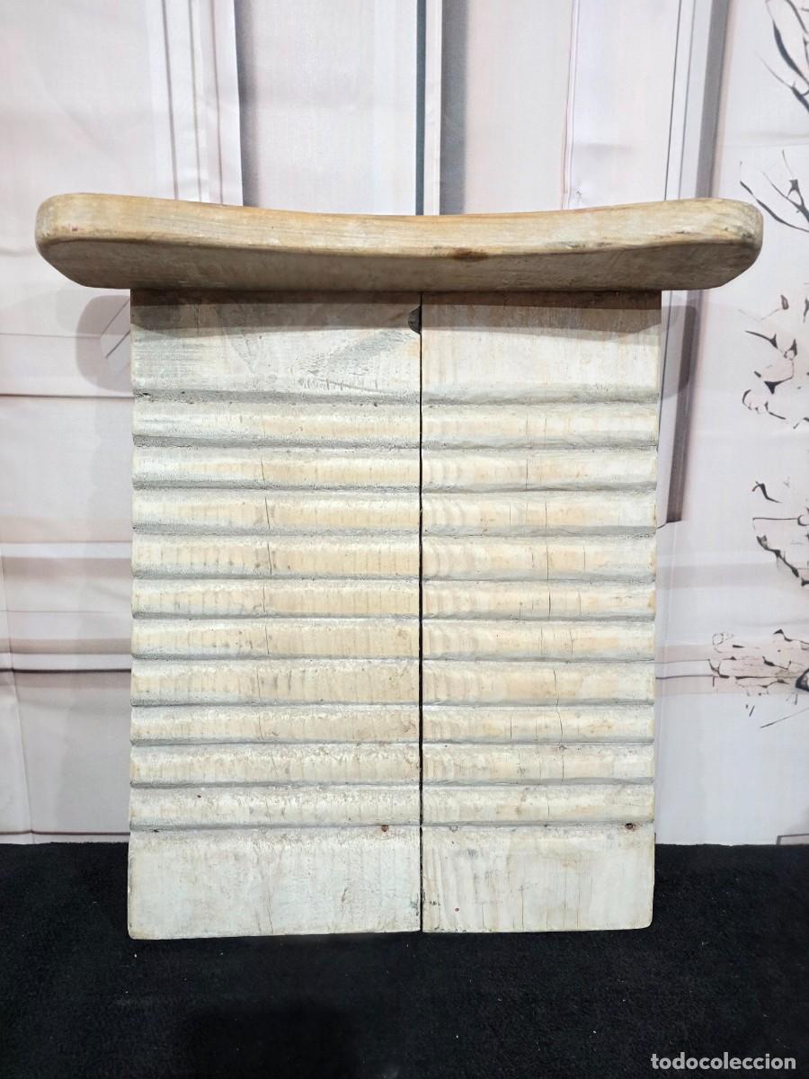 Antig&uuml;edades: Antigua tabla de lavar de madera de olmo - Foto 1