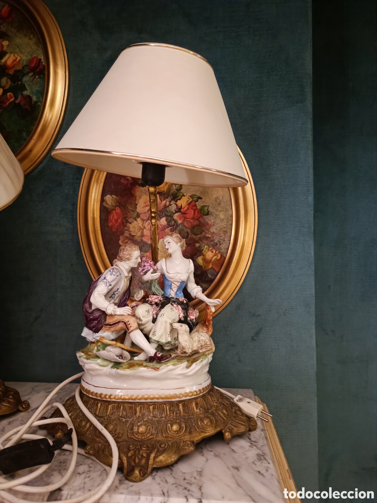 Oggetti Antichi: Lampara basede bronze y porcelana.