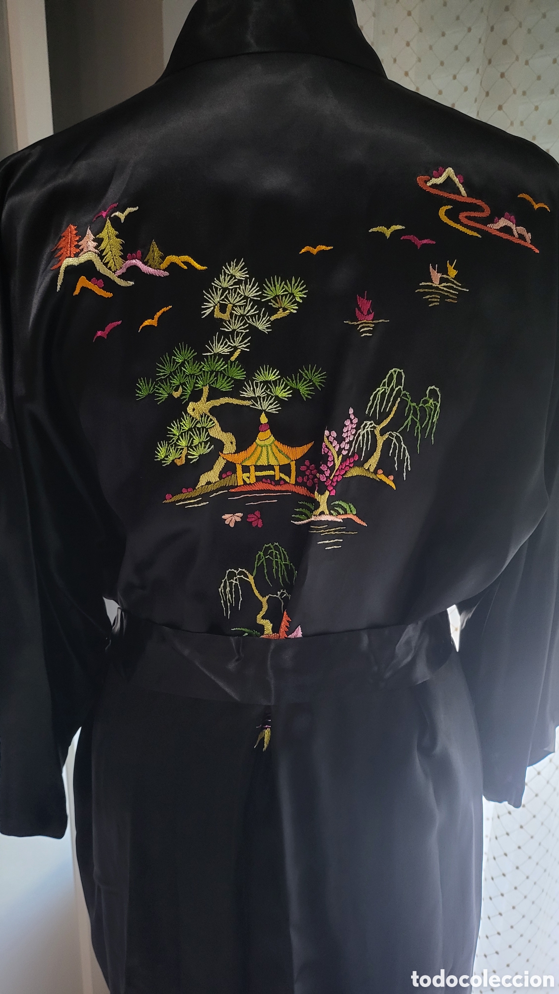 Antig&uuml;edades: KIMONO BORDADO A MANO - Foto 2