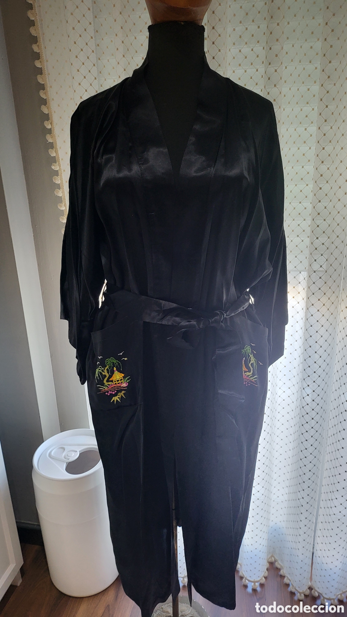 Antig&uuml;edades: KIMONO BORDADO A MANO - Foto 3