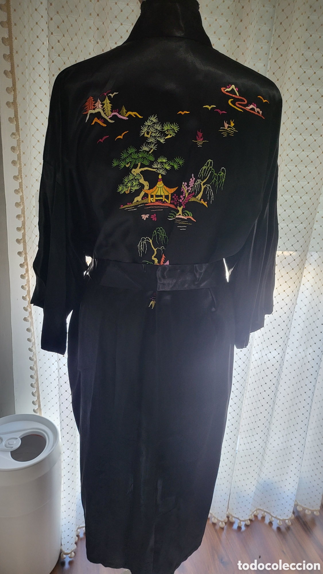 Antig&uuml;edades: KIMONO BORDADO A MANO - Foto 4