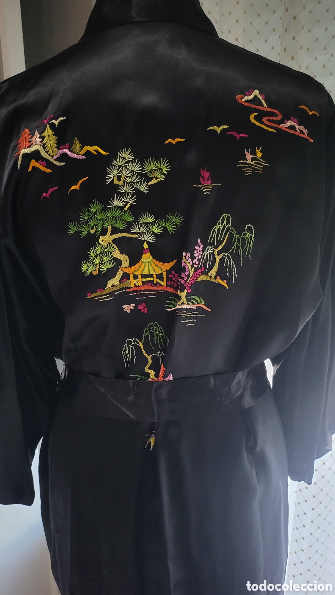 Antig&uuml;edades: KIMONO BORDADO A MANO - Foto 1