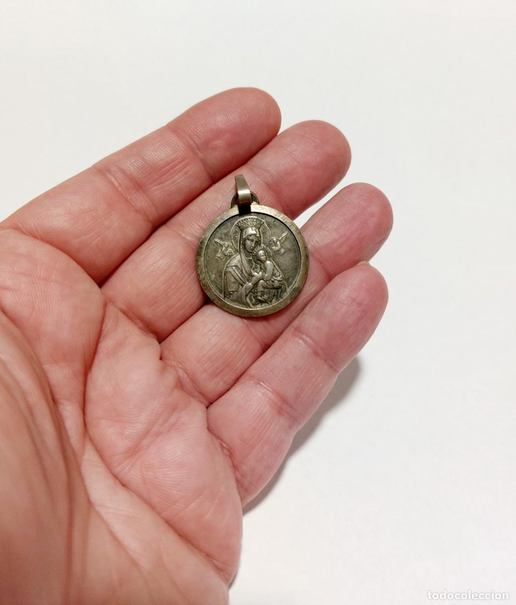 Antig&uuml;edades: Antigua medalla religiosa de plata - Foto 5
