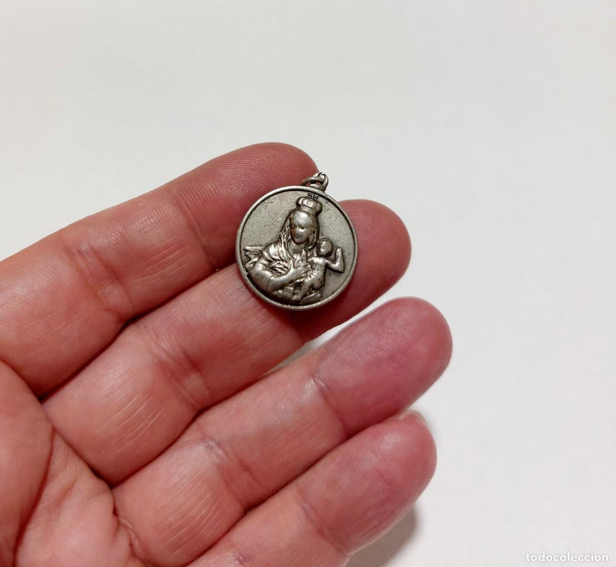 Antig&uuml;edades: Antigua medalla religiosa de plata - Foto 3