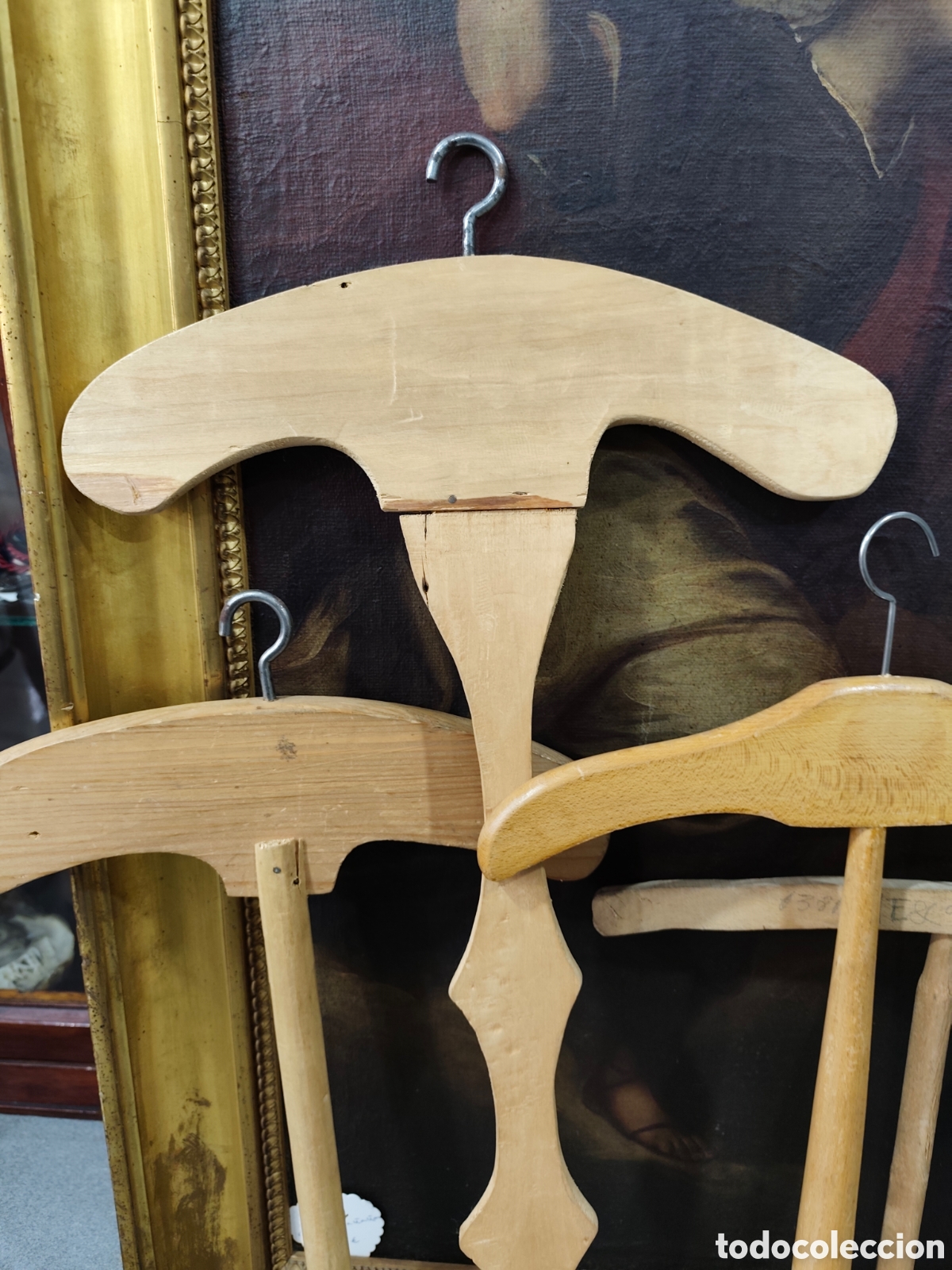 Antig&uuml;edades: Antiguas perchas de madera - Foto 5
