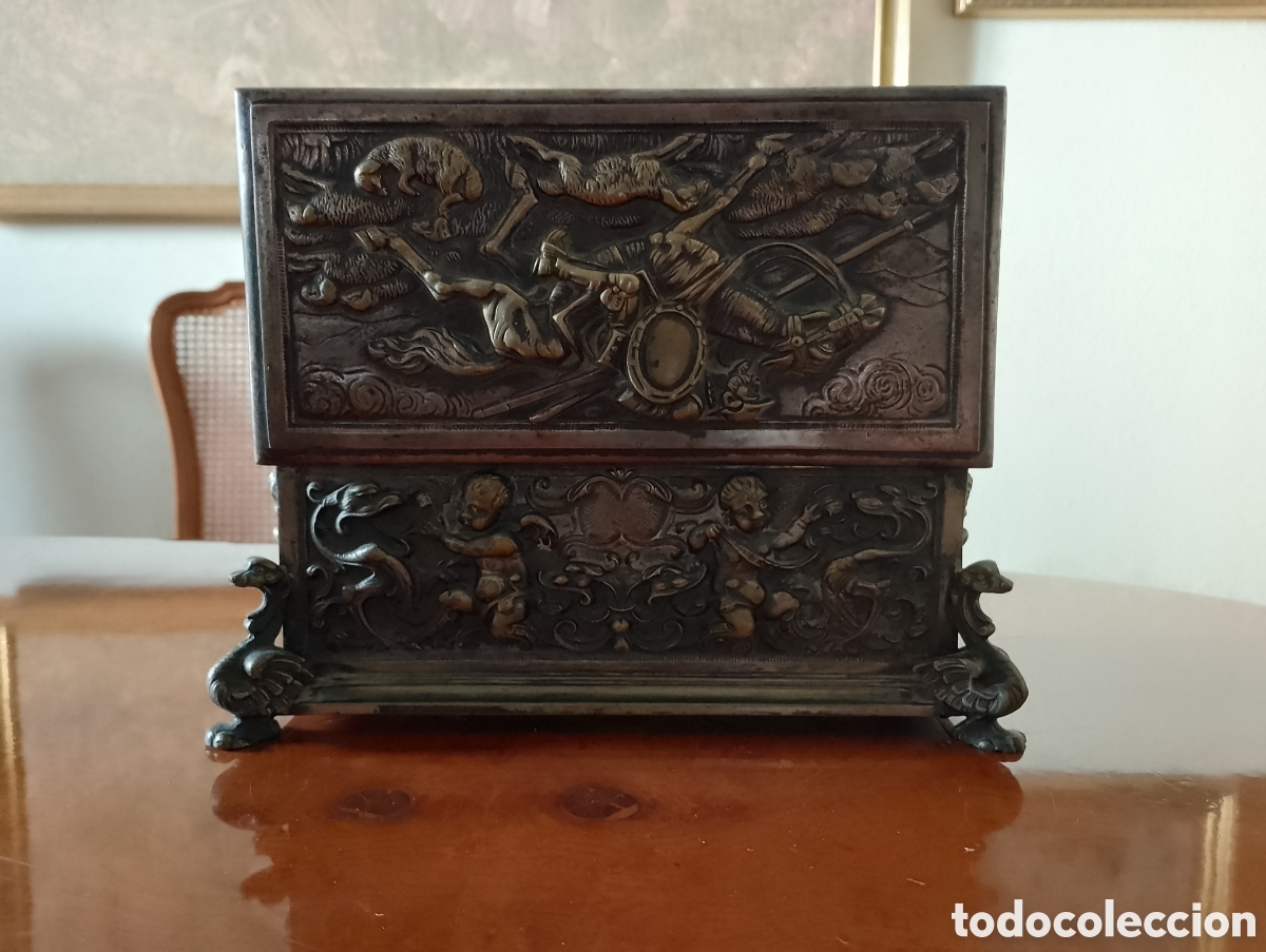 Antig&uuml;edades: Antiguo joyero de bronce renacentista - Foto 5