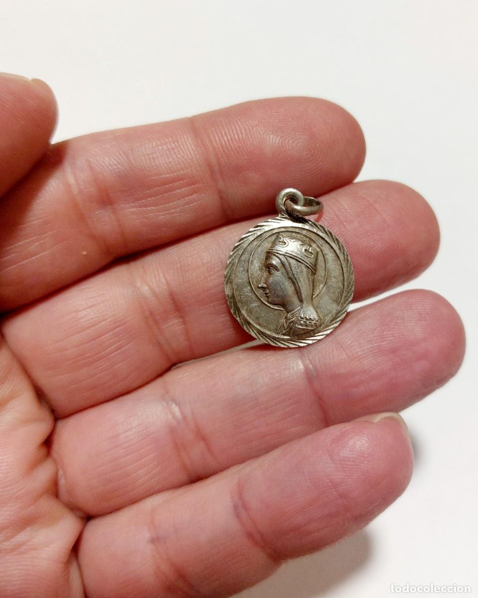 Antig&uuml;edades: Antigua medalla religiosa de plata - Foto 3