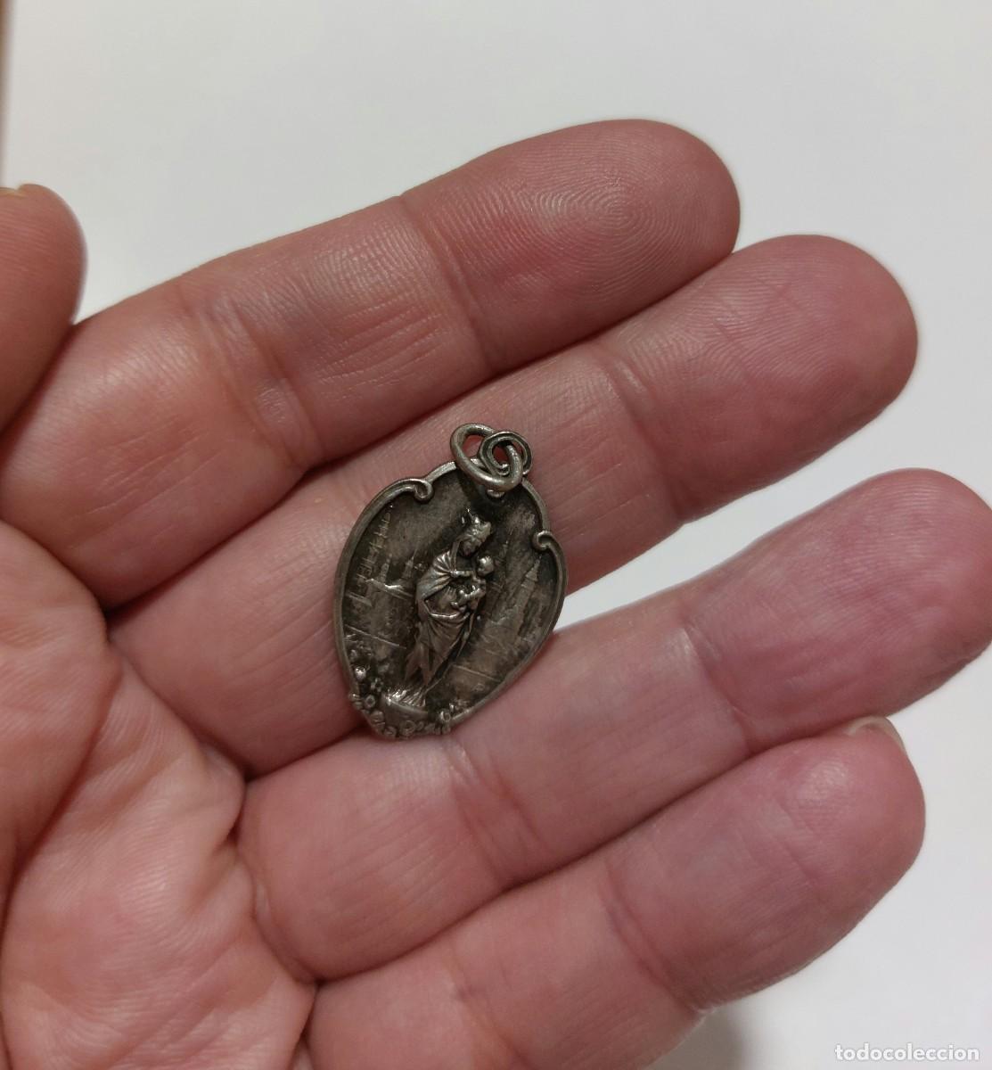 Antig&uuml;edades: Antigua medalla religiosa de plata - Foto 3
