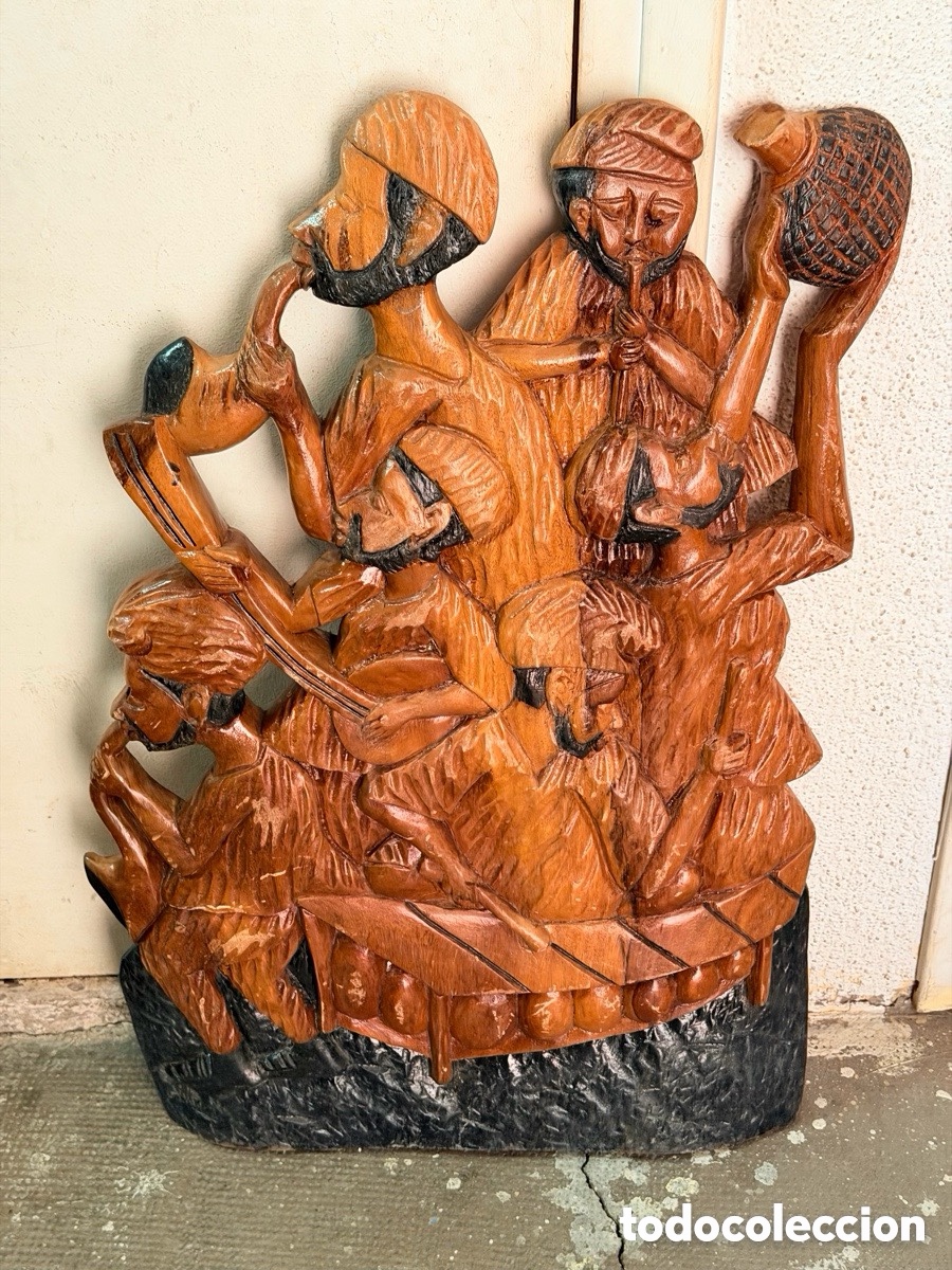 Antiguidades: Gran relieve tallado a mano en madera