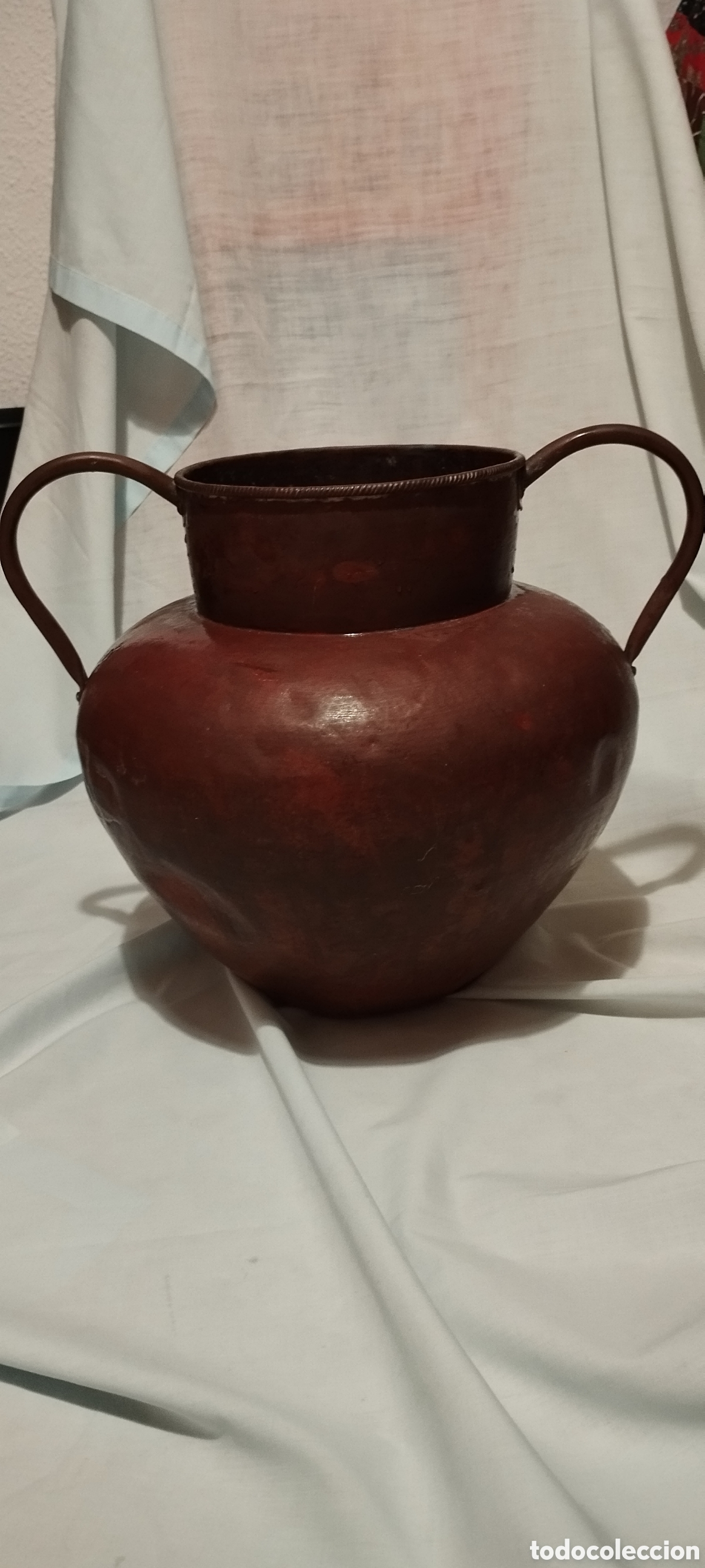 Antig&uuml;edades: Antiguo recipiente de cobre con asa. - Foto 1