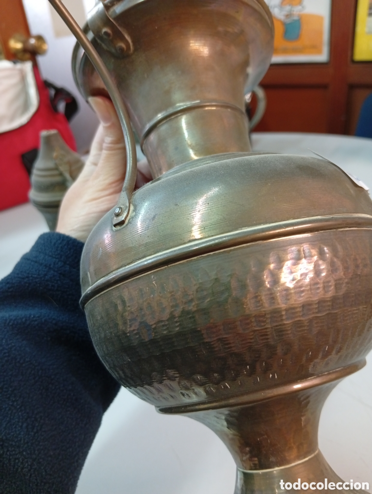 Antig&uuml;edades: Jarr&oacute;n de lat&oacute;n con asas - Foto 4