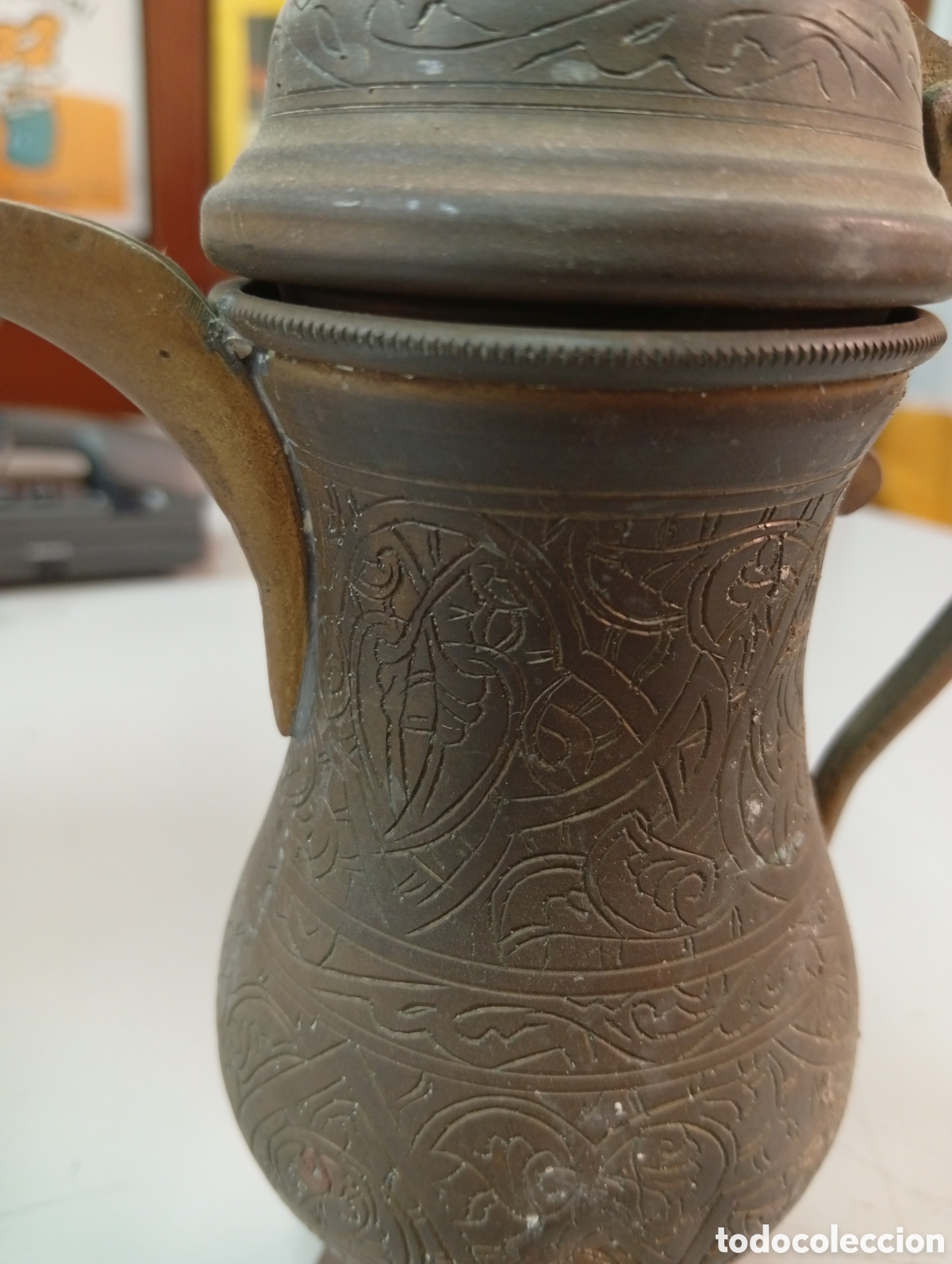 Antig&uuml;edades: Tetera o aceitera de lat&oacute;n - Foto 2