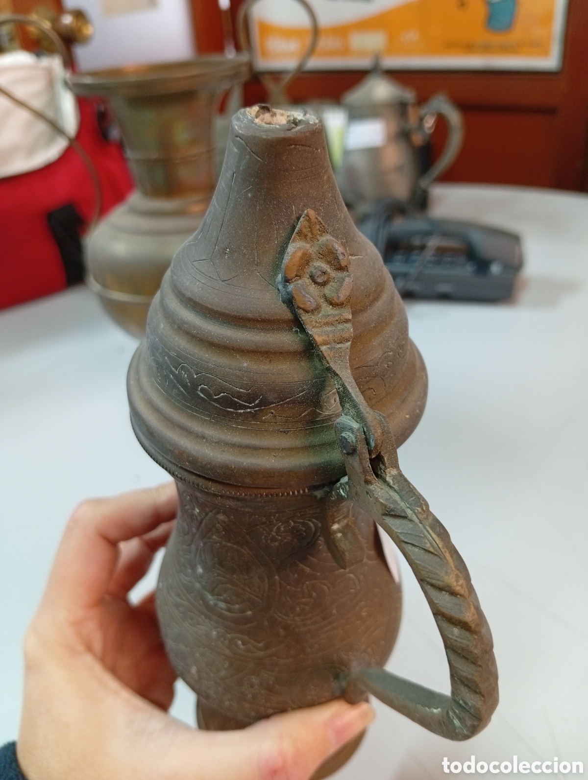 Antig&uuml;edades: Tetera o aceitera de lat&oacute;n - Foto 6