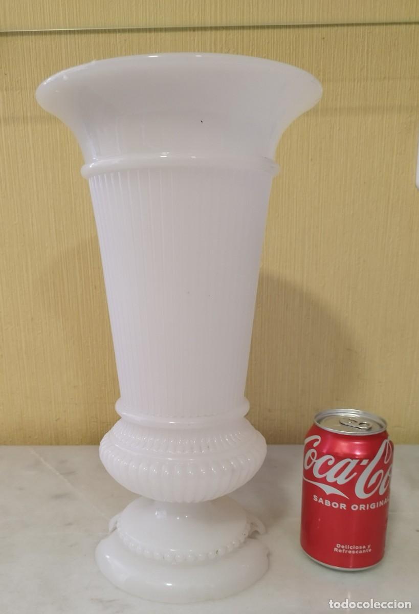 Antig&uuml;edades: Opalina. Espectacular b&uacute;caro para flores - Foto 1