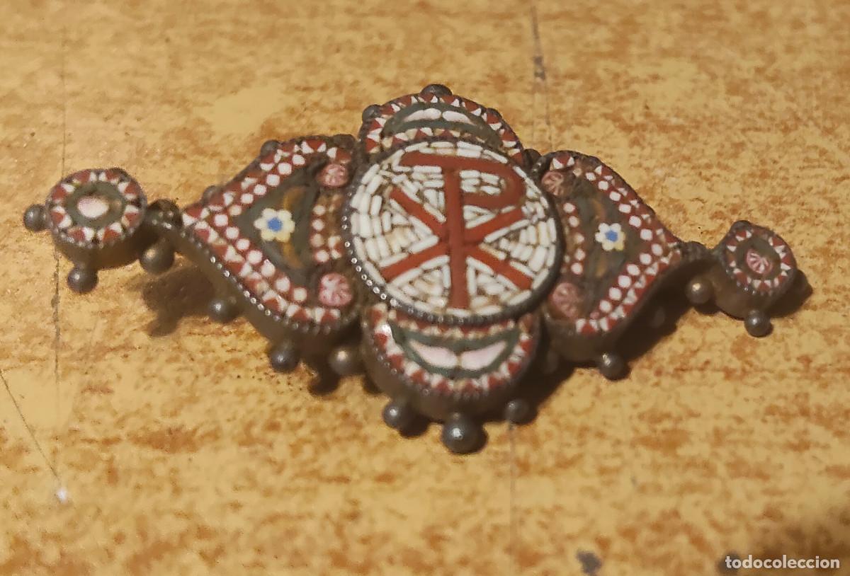 Antig&uuml;edades: broche religioso muy antiguo - Foto 1