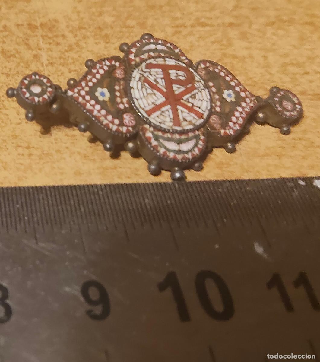 Antig&uuml;edades: broche religioso muy antiguo - Foto 2