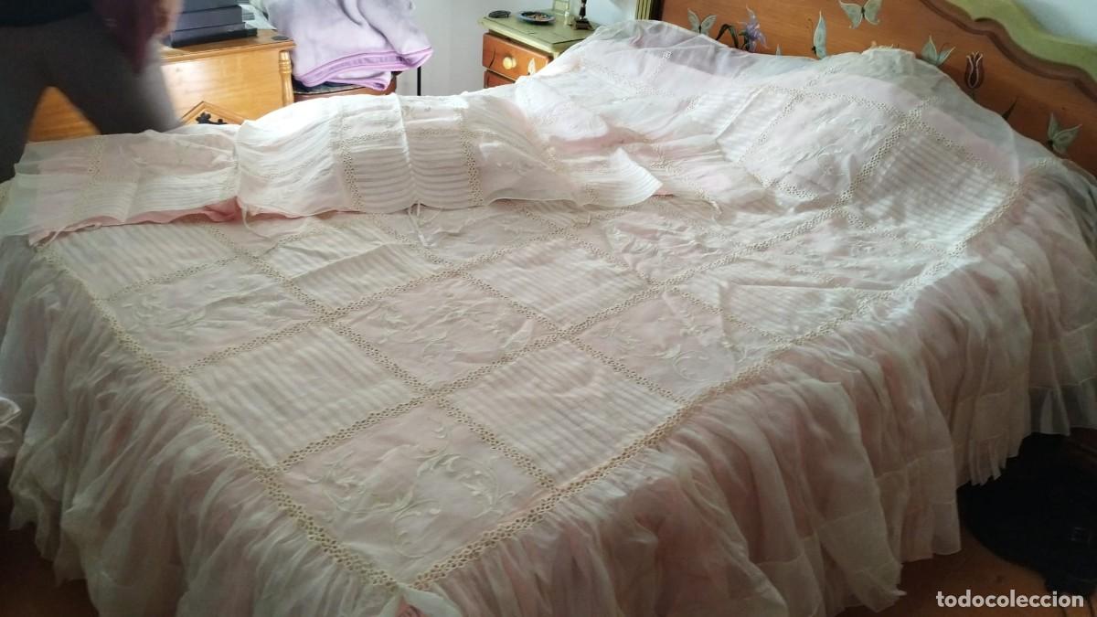 Antig&uuml;edades: COLCHA DE ORGANZA ANTIGUA - Foto 2
