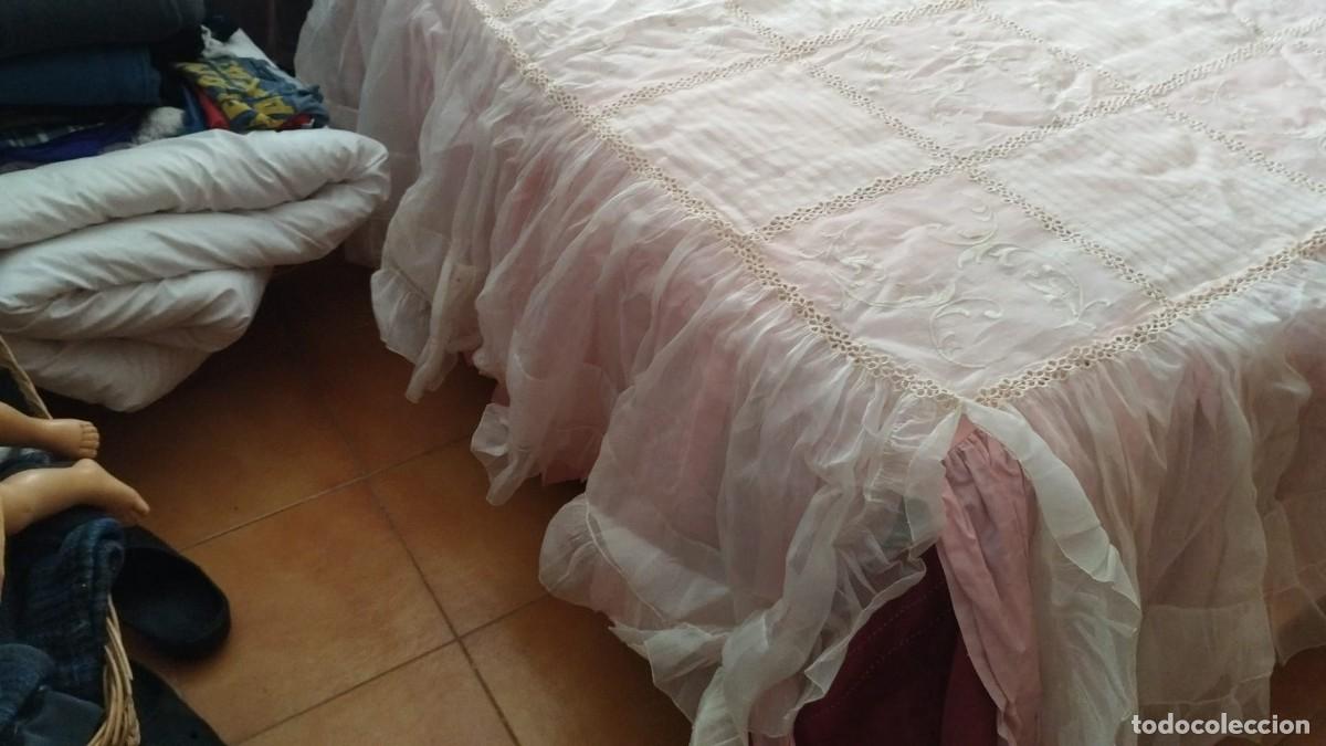Antig&uuml;edades: COLCHA DE ORGANZA ANTIGUA - Foto 3